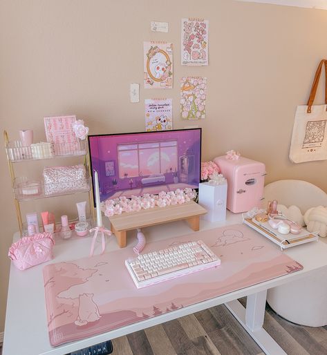 ♡ ♡ ♡ cozy room•Soft girl•Girly•Pink•reel•Pink girl•Pinterest•Girly girl aesthetic•Clean aesthetic•Girly Setup•pc setup• cozy desk space•cozy space•desk setup•girly•all pink•That girl•Soft girl•coquette•setup essentials•Aesthetic•Girly things• ♡ ♡ ♡ 🌸🫶🏻🍃 #deskspace #gamingsetup #desksetup #pcsetup #pcgaming #cozysetup #setup #cleansetup  #cutegamingsetup #aestheticdesk #deskinspo #officedecor #cozydesksetup #cozyaesthetic #cutesetup #cozyvibes #deskgram #setupgamer #cozydesksetup  #desktop #gaminggirlsetup #cuteaesthetic #girlsetups #softgirlaesthetics #ａｅｓｔｈｅｔｉｃ #aesthetic 🎀 Pink Setup Aesthetic, Cozy Desk, Desk Inspo, Cozy Aesthetic, Desk Space, Pc Setup, Cute House, Games For Girls, Desk Setup