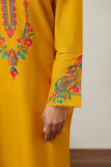 Embroidery On Yellow Suit, Embroidery On Salwar, Trouser Dress, Embroidery Fashion Detail, Lace Dress Design, Shirt Trouser, Classy Outfits For Women, Kurti Embroidery Design, Salwar Kamiz