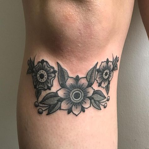 Above The Knee Tattoo Coverup, Under Knee Traditional Tattoo, Knee Ditch Tattoo Traditional, Side Knee Tattoos Women, Floral Knee Tattoo, Under Knee Tattoos Women, Flower Knee Tattoo, Under The Knee Tattoo, Knee Tattoos Women