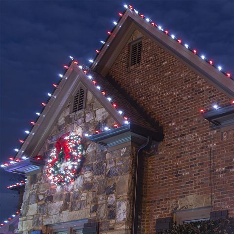 Hanging Christmas Lights like a pro is easy with the right clips and tools. Read how to pick which Christmas lights and clips are best for the job. Roof Christmas Lights, Exterior Christmas Lights, Christmas Lights Outside, C9 Christmas Lights, Christmas Light Installation, Hanging Christmas Lights, Christmas House Lights, Colonial Christmas, How To Hang