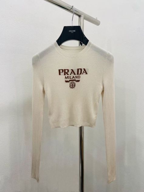 Prada Tshirt, Prada Shirt, Jeremy Scott, Teenage Fashion Outfits, Casual Style Outfits, Shirt Fashion, Looks Vintage, Dream Clothes, Outfits Casuales