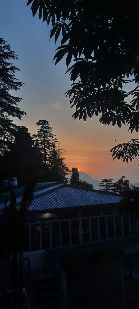 This pin is about a sunset clicked in Mussoorie also known as queen of hills and it is in dehradun Mussoorie Snap, Food Snaps Night, Travel Affirmations, Travel Infographic, Mussoorie, Haridwar, Dream Places, Driving Pictures, Taxi Service