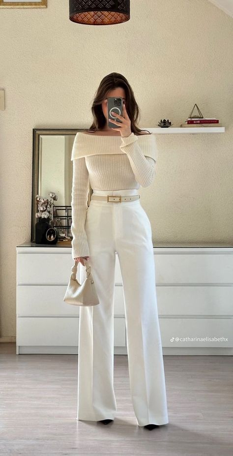 Classy Women Outfits Winter, Outfit For 4'11, Formal Outfits For Women Classy Skirt, Old Money Outfits For Christmas Party, Old Money Quiet Luxury Style, Black Formals Women Outfits, Outfits For 21 Year Old Women, Neutral Outfit Ideas Women, All White Office Outfit