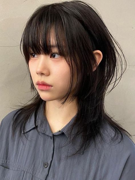 layered cut with hime bangs (blunt bangs) Hime Haircut, Hime Cut, Hairstyle Girl, Hairstyle Short, Blonde Hairstyles, Haircut Short, Shot Hair Styles, Haircuts For Medium Hair, Haircuts Straight Hair