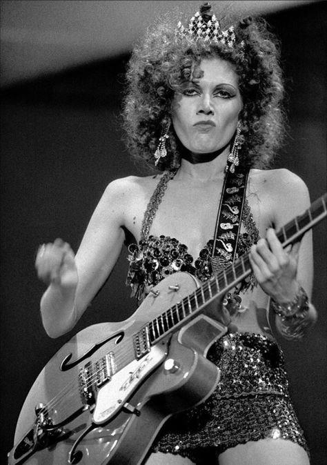 Poison Ivy The Cramps, Doyle Wolfgang Von Frankenstein, Tracey Ullman, The Cramps, Women Of Rock, Music Pics, Women In Music, The New Wave, Psychobilly