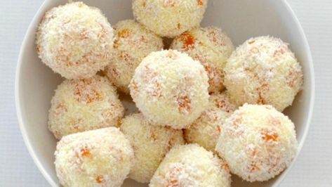 3-Ingredient Coconut & Apricot Balls Caramello Slice, Apricot Balls, Australian Foods, Health Balls, Fruit Balls, Idea Magazine, Apricot Slice, Apricot Bars, Coconut Balls