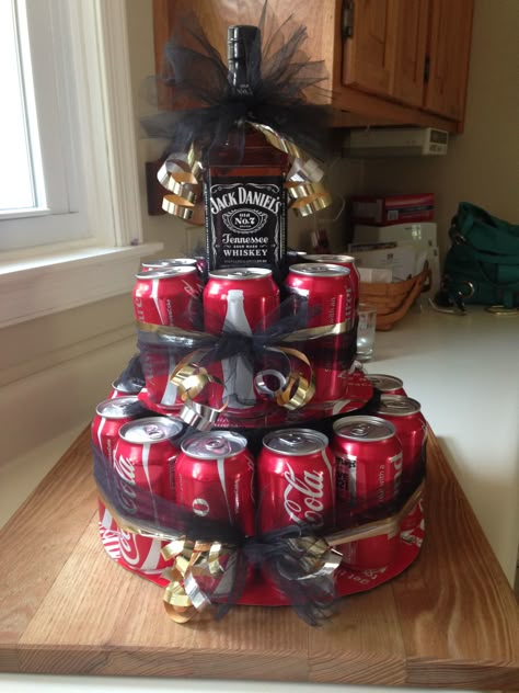 Jack & coke birthday cake Jack Daniels Gifts, Birthday Beer Cake, Coke Cake, Liquor Gifts, Jack And Coke, Diy Birthday Cake, Cake For Husband, Giraffe Birthday, Beer Cake