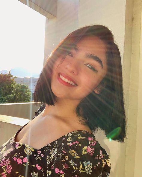 Andrea Brillantes Instagram, Andrea Brillantes Instagram Photos, School Makeup, Photoshoot Poses, Dark Aesthetic, Bob Hairstyles, Hair Cuts, Actresses, Instagram Photo