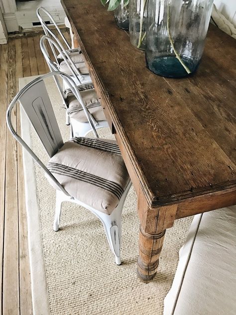 White And Brown Farmhouse Table, Townhouse Inspiration, My 29th Birthday, Ikea Farmhouse, Liz Marie, Farmhouse Chairs, Casa Country, 29th Birthday, Farmhouse Dining Room