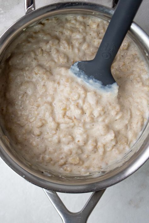 Learn how to make oatmeal with egg whites with this egg white oatmeal recipe! It's a quick, easy, and healthy high-protein breakfast. Egg Whites And Oatmeal, Protein Oatmeal With Egg Whites, Oatmeal With Egg Whites, Oatmeal Egg Whites, Oatmeal With Egg, Egg Oatmeal, Egg White Oatmeal, Egg White Breakfast, Oatmeal And Eggs