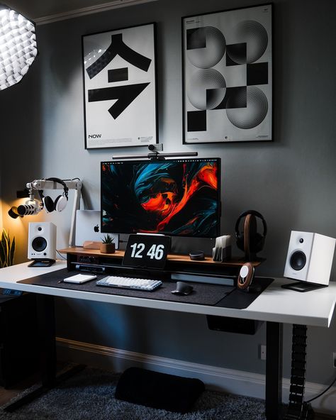 Send to a friend who needs to upgrade their workspace!🙌 . Like and follow @clean.desk.setup for more daily desk inspiration. . 📸: @asherintech . . ➖➖➖➖➖➖➖➖➖➖➖➖➖➖ #desksetup #workspace #productivity #homeoffice #officeinspiration #minimalist #deskdecor #workspaceinspiration #workfromhome #deskgoals #deskorganization #officedesign #deskstyling #officegoals #desklove #homedecor #deskaccessories #interiordesign #cleanworkspace #cleanlinessiskey #desksetupgoals ➖➖➖➖➖➖➖➖➖➖➖➖➖➖ Clean Desk Setup, Minimal Workspace, Tech Room, Modern Home Office Furniture, Dream Desk, Clean Desk, Home Studio Setup, Desktop Setup, Desk Inspiration