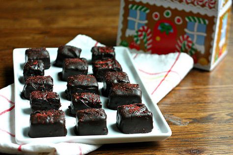 Chocolate-Dipped Brownie Bites Chocolate Dipped Brownie Bites, Decorated Brownie Bites, Brownie Bites Dipped In Chocolate, Brownie Bites With Ganache, Mini Brownie Bites With Frosting, Espresso Brownie Bites, Easy Treats To Make, How To Make Brownies, Candy Truffles