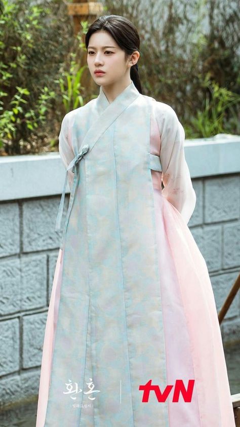 Alchemy Of Souls Hanbok, Naksu Alchemy Of Souls Outfit, Hanbok Wedding Dress, Hanbok Wedding, Traditional Asian Dress, Alchemy Of Souls, Korean Traditional Dress, Korean Hanbok, Royal Dresses