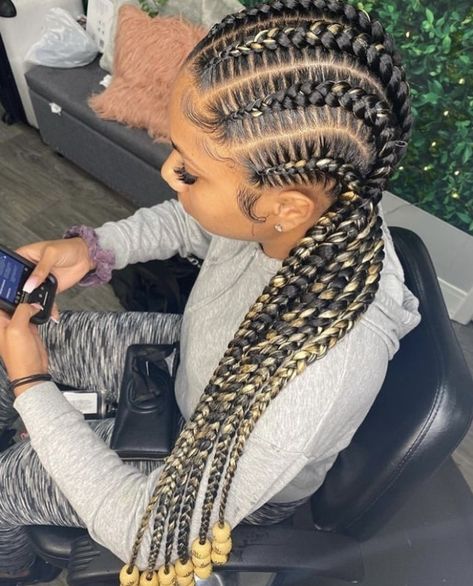 Blonde Stitch Braids Cornrows, Black And Blonde Stitch Braids, Blonde Stitch Braids Black Women, Feed Ins With Beads, Feed In Braids With Beads, Blonde Stitch Braids, Cornrow Stitch Braids, Stitch Braids With Beads, Stitch Braids Hairstyles