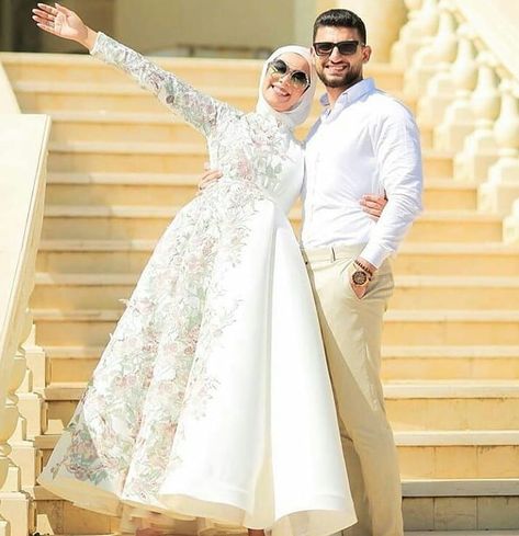 Muslim Engagement Dress, Muslim Engagement, Hijabi Mode, Hijab Stile, Hijab Dress Party, Embellished Wedding Dress, Engagement Party Dresses, Hijab Wedding Dresses, Stile Hijab