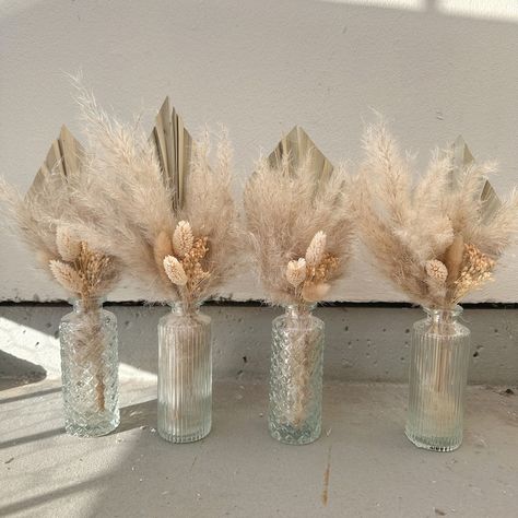 Baby Shower Vase Centerpieces, Centerpieces For Baby Shower Neutral, Boho Baby Shower Centerpieces, Vase With Pampas, Boho Centerpieces, Boho Baby Birthday, Pampas Bouquet, Neutral Wedding Decor, Grass Centerpiece