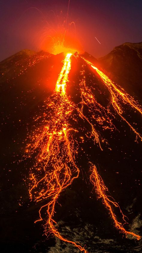 Mount Etna's Geological Splendor and Epic Hiking Journeys - Dolce Vita Sicilia Volcano Hike, Travel Wisdom, Erupting Volcano, Mount Etna, Italy Sicily, Living Museum, Active Volcano, Plant Life, Natural Disasters