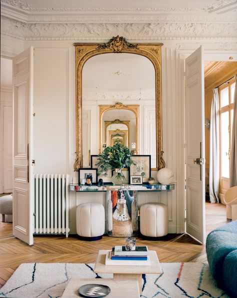 A Parisian Hotel Designer Creates a Space of Her Own - The New York Times Parisian Apartment Decor, Parisian Hotel, Art Deco Apartment, French Apartment, Style Parisienne, Apartment In Paris, Banquette Seating, Parisian Apartment, Ranch Style Home