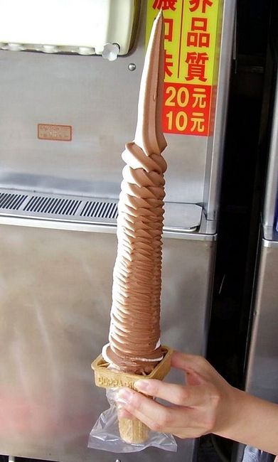 I asked for an ice-cream cone not a sword. An Ice Cream, Soft Serve, Memes Xd, Aesthetic Food, Funny Stuff, Good Food, Funny Pictures, Funny Memes, Food And Drink