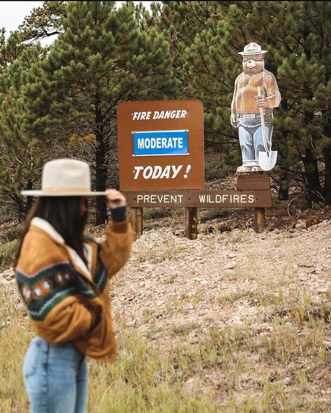 Mountain Hippie Aesthetic, Western Mountain Cowgirl Outfits, Crunchy Cowgirl Aesthetic, Granola Cowgirl Aesthetic, Outdoorsy Fashion, Mountain Cowgirl, Pnw Vibes, Granola Vibes, Hippy Aesthetic