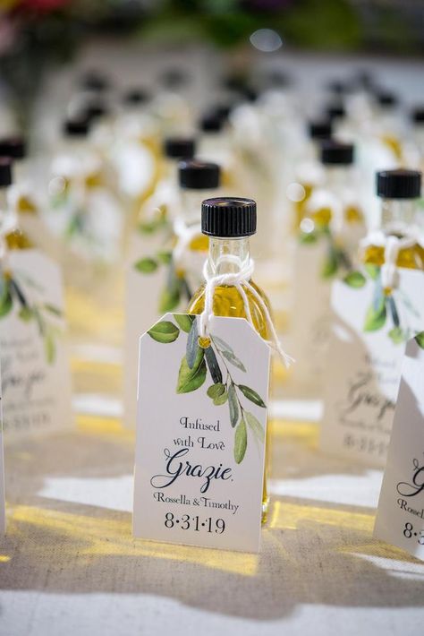 Gift For Guests At Wedding, Wedding Party Gifts For Guest, Wedding Guests Gift Ideas, Wedding Bonbonniere Ideas, Wedding Gift Ideas For Guests, Garden Theme Wedding Favors, Bonbonniere Wedding, Wedding Guests Gifts, Weding Gift