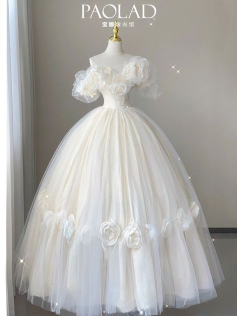 Fairytale Dress Princesses, Fairytale Dress Princesses Ball Gowns, Wedding Dress Classy Vintage, Elegant Wedding Dress Classy Vintage, Wedding Dress Classy, Wedding White Dress, Ball Gowns Vintage, Gowns Vintage, Fairytale Gown