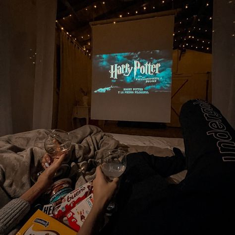 Couple Watching Movie Aesthetic, Harry Potter 3rd Movie, All-nighter Aesthetic, Couples Movie Night, Harry Potter Couples, Harry Potter Movie Night, Movie Night Party, Night Couple, Friends Moments