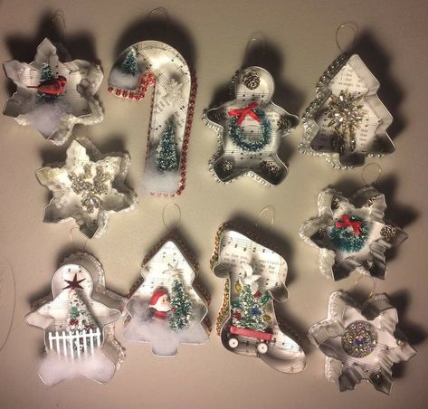 Vintage Clothespin Crafts, Vintage Christmas Crafts Diy, Tart Tins, Christmas Diorama, Vintage Christmas Crafts, Tin Ornaments, Jello Molds, Ornament Ideas, Holiday Crafts Christmas