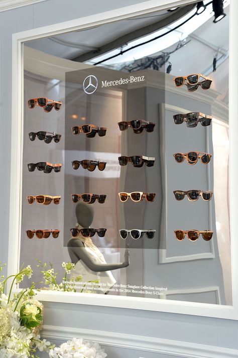 Sunglasses Store Design, Eyewear Shop Design, Eyeglasses Display, Bar Lounge Design, Small Office Decor, Eyewear Store Design, Chanel Eyewear, Eyewear Display, Eyeglass Stores