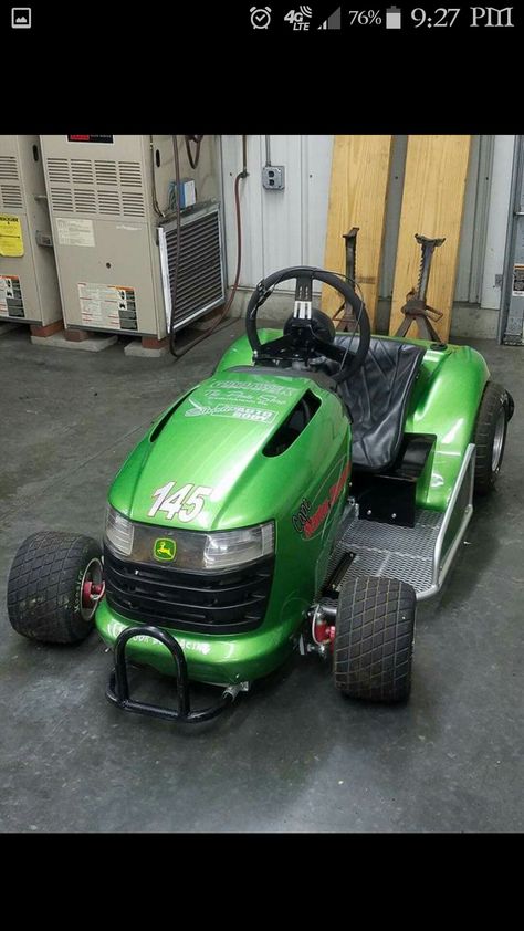 Now onto bigger and faster things haha Race Mower, Racing Lawn Mower, Racing Mower, Lawn Mower Racing, Garden Tractor Pulling, Tractor Design, Homemade Go Kart, Lawn Mower Repair, Go Kart Plans