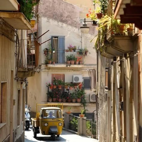 Cmbyn Summer, Mediterranean Aesthetic, Somewhere In Northern Italy, Italy Vibes, Life In Italy, Summer In Italy, Mediterranean Summer, Living In Italy, Italy Summer