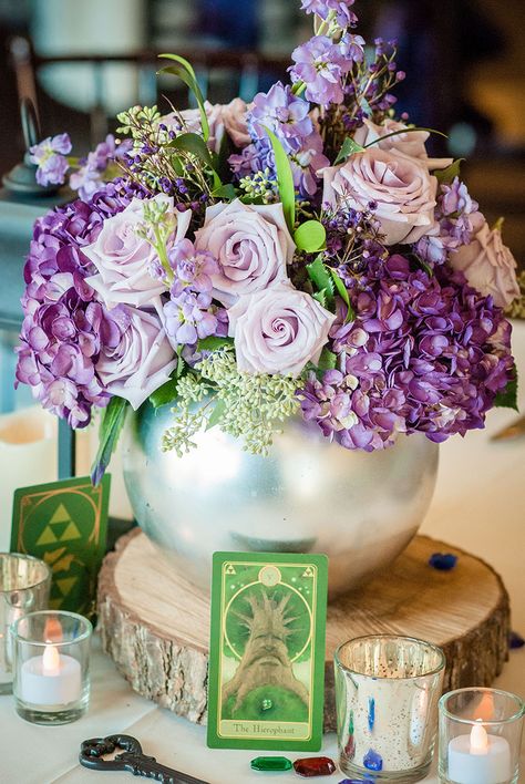 An elegant Legend of Zelda gamer wedding for pixel fiends Zelda Themed Wedding, Card Box Diy, Constellation Wedding, Zelda Party, Video Game Wedding, Zelda Wedding, Gamer Wedding, Nerd Wedding, Jasmine Wedding