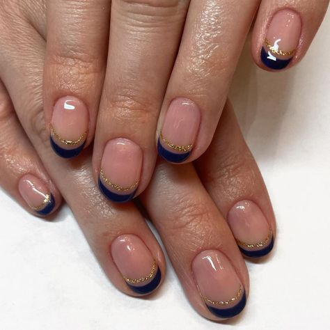 Navy Blue And Rose Gold French Tip Nails, Navy And Gold Gel Nails, White Blue Silver Nails, Blue And Gold French Nails, Navy And Gold French Tip Nails, Navy Wedding Nails Bridesmaid, Navy And Gold Nail Ideas, Gold And Navy Blue Nails, Blue And Gold French Tip Nails