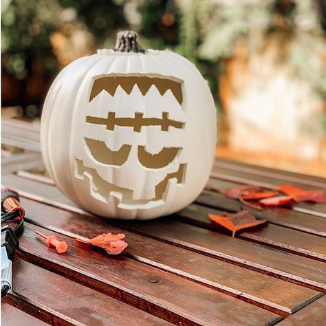 DIY Foam Pumpkin Tutorial Inside Of A Pumpkin, Diy Pumpkin Carving, Pumpkin Tutorial, Pumpkin Carving Tools, Foam Carving, Pumpkin Carving Kits, Creative Pumpkin Carving, Fake Pumpkins, Pumpkin Carving Patterns