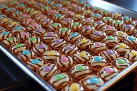 Easter Pretzel, Easter Snacks, Easter Sweets, Easter Goodies, Easter Candy, Easter Chocolate, Easter Dinner, Easter Dessert, Easter Time