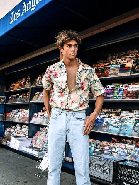 Surfer Boys Style, Surfer Boy Outfits, Cole Alves, Storyboard Characters, Merch Shoot, Mens Surfer Style, Mens Fashion Aesthetic, Surfer Outfit, Boys Aesthetic Outfits