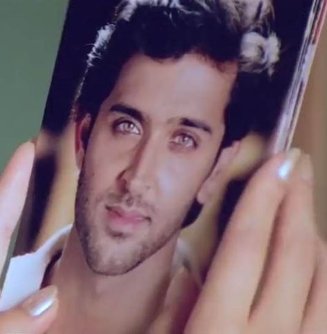 Kaho naa pyaar hai Hrithik Roshan Kaho Naa Pyaar Hai, Prabhas Pics, Emo Girl, 25 June, Hrithik Roshan, Emo Girls, Bollywood Actors, Cute Love, Actors