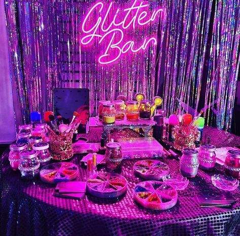 Bar Glitter Fiesta, Sequin Birthday Party, Glitter Party Decor, Glitter Birthday Theme, Glitter Themed Party Decorations, Gliter Bar Stand, All That Glitters Party Theme, Dance Backdrop Ideas, Glitter Bar Wedding