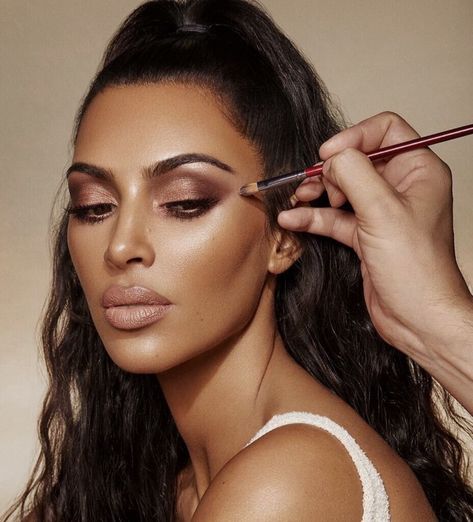 Kim Kardashian | KKW Beauty | Classic Collection | Ad Campaign | Fashion Gone Rogue Kim K Makeup, Kardashian Makeup, Kim Kardashian Makeup, Classic Makeup, Bronze Makeup, Kim K Style, Kkw Beauty, Smink Inspiration, Kardashian Kollection