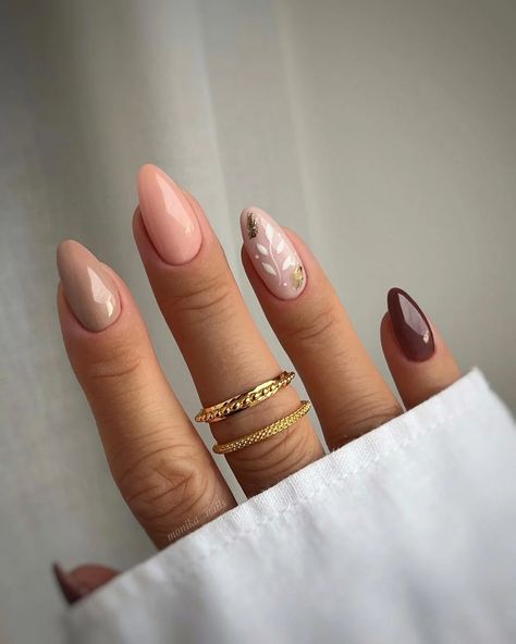 Beige Nail Ideas, Clean Manicure, Beige Nail, Simple Manicure, Fall Nail Design, Graduation Nails, Beige Nails, Fall Nail Art, Elegant Designs