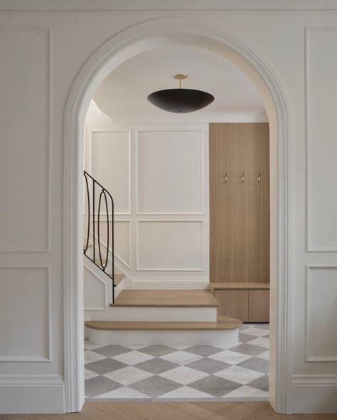 Hall Deco, Dröm Hus Planer, Checkered Tile, Kitchen 2022, Arched Doorway, Transitional Interiors, Interior Boho, Modern Colonial, Foyer Design