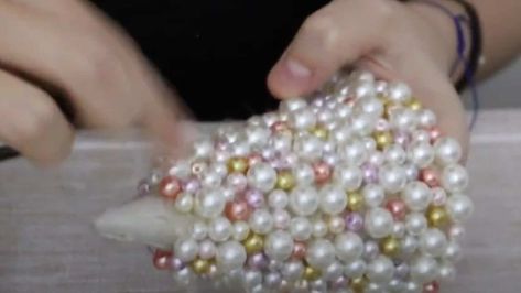 How To Make A Chic Pearl Christmas Tree Decoration Crafts With Pearls, Broach Christmas Tree Diy, Pearl Christmas Tree, Pearl Christmas, Pearl Ornaments, Decorating For Christmas, Chic Christmas, Super Glue, Diy Christmas Tree