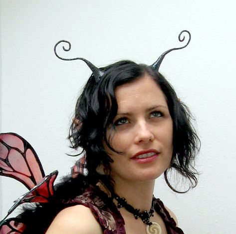 Fairy Costume Antenna Headband Lightweight by TheElfinForest, $30.00 Insect Makeup Halloween, Diy Antenna Headband, Bug Halloween Costume Women, Bug Costume Women, Antennas Alien, Insect Halloween Costumes, Antenna Hairstyle, Dark Faerie Costume, Alien Realistic