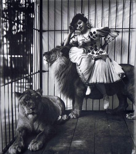 Circus - Lion Tamer by merrycapers Vintage Circus Photos, Cirque Vintage, Circus Lion, Old Circus, Circus Vintage, Vintage Foto's, Lion Tamer, Circus Sideshow, Greatest Show On Earth