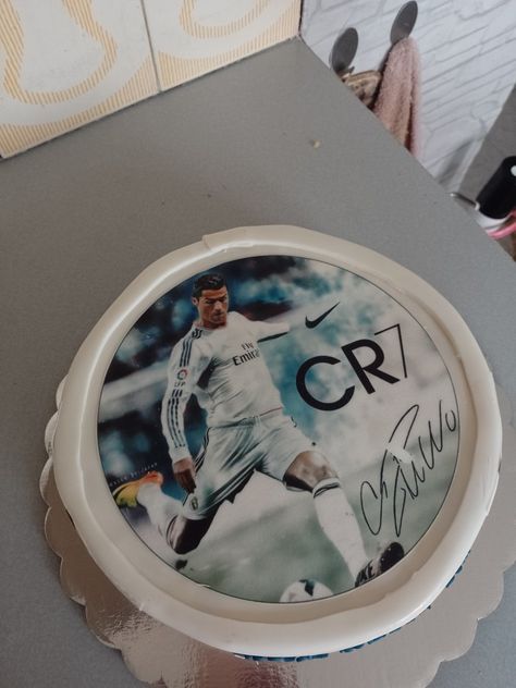 Ronaldo cake Cr7 Cake Birthday, Ronaldo Cake Design, Ronaldo Cake Birthdays, Cristiano Ronaldo Cake Ideas, Cristiano Ronaldo Birthday Cake, Cristiano Ronaldo Cake, Ronaldo Cake, Cristiano Ronaldo Birthday, Football Cake Design