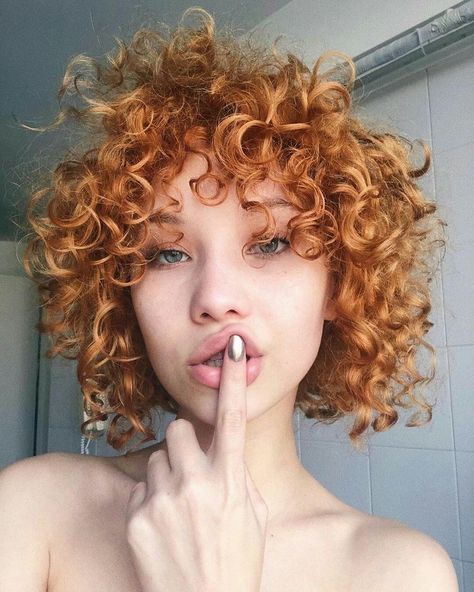 𝒊𝒈: 𝒃𝒓𝒂𝒏𝒅𝒚𝒓𝒕𝒐𝒓𝒓𝒆𝒔 ♡ Short Natural Curly Hair, Curly Styles, Haircuts For Curly Hair, Curly Hair Inspiration, Orange Hair, Beauty Ideas, Short Curly Hair, Cool Hair Color, Hair Envy