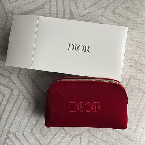 Questions? Leave A Comment Below! Elegant Makeup Bag, Gift Pouch With Original Box, Luxury Red Formal Pouch, Glossier Makeup Bag, Red Velvet Makeup, Dior Makeup Bag, Dior Pouch, Velvet Makeup, Pretty Items