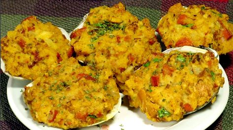 Stuffies Recipe, Baked Clams Recipe, Stuffed Quahogs, Middletown Rhode Island, Rhode Island Food, Portuguese Foods, Island Recipes, Seafood Meals, Sea Foods