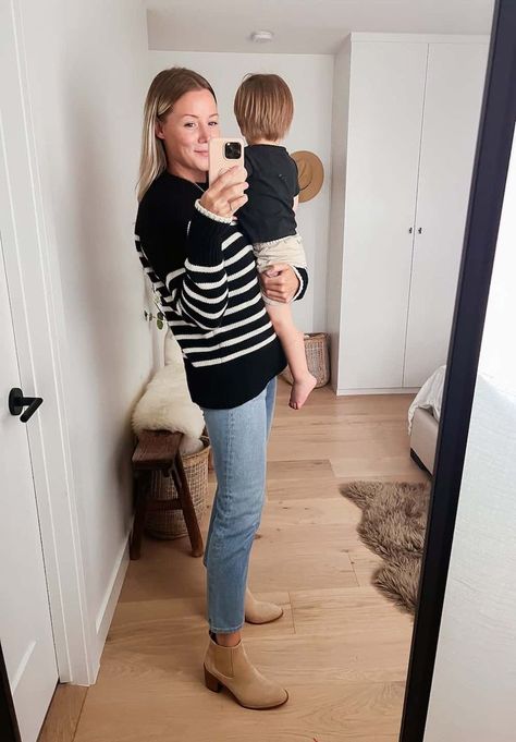 Chic and Effortless: 2024's Trendsetting Mom Day Outfits for Every Occasion Mom Outfit Fall 2023, Tired Mom Outfit, Comfy Mom Outfits, Trendy Overalls, Chic Style Inspiration, Casual Mom Style, 2023 Outfits, Thanksgiving Outfit Ideas, Cute Thanksgiving Outfits