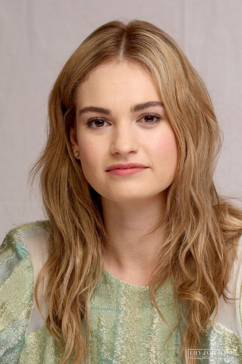 Lily James Blonde Hair, Lily James Blonde, Lily James Hair, Lily James Cinderella, Mermaid Ethereal, Avatar Women, Lilly James, Lily Collins Hair, Chloe James